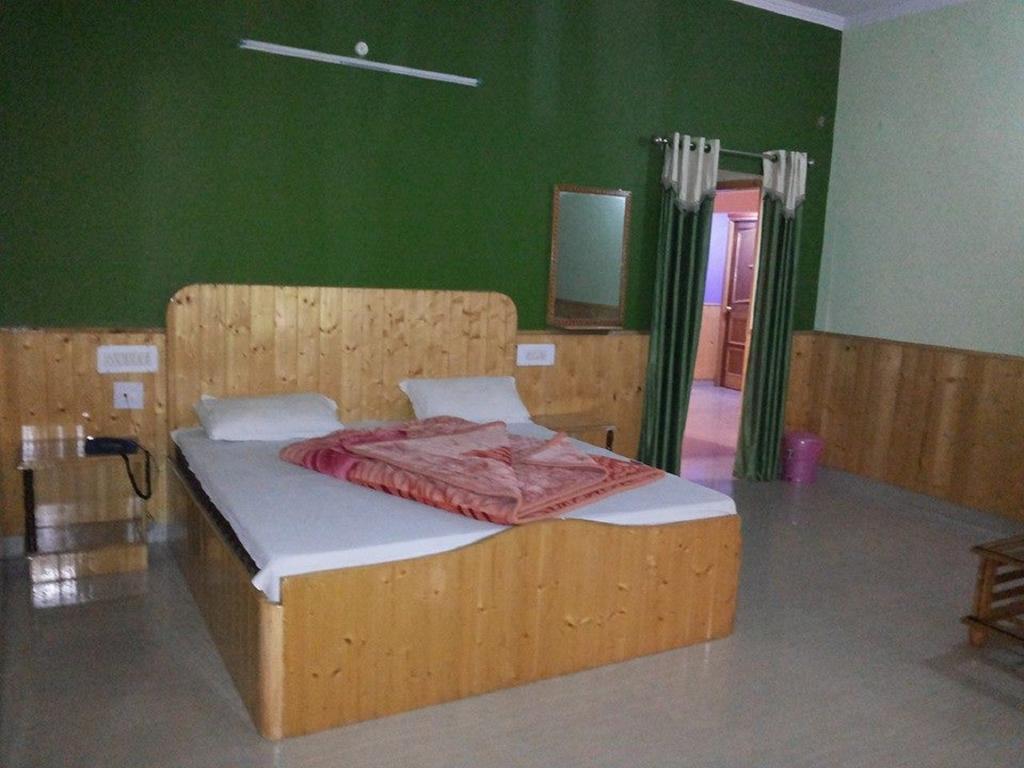 Himgiri Resort Nagchala Phòng bức ảnh